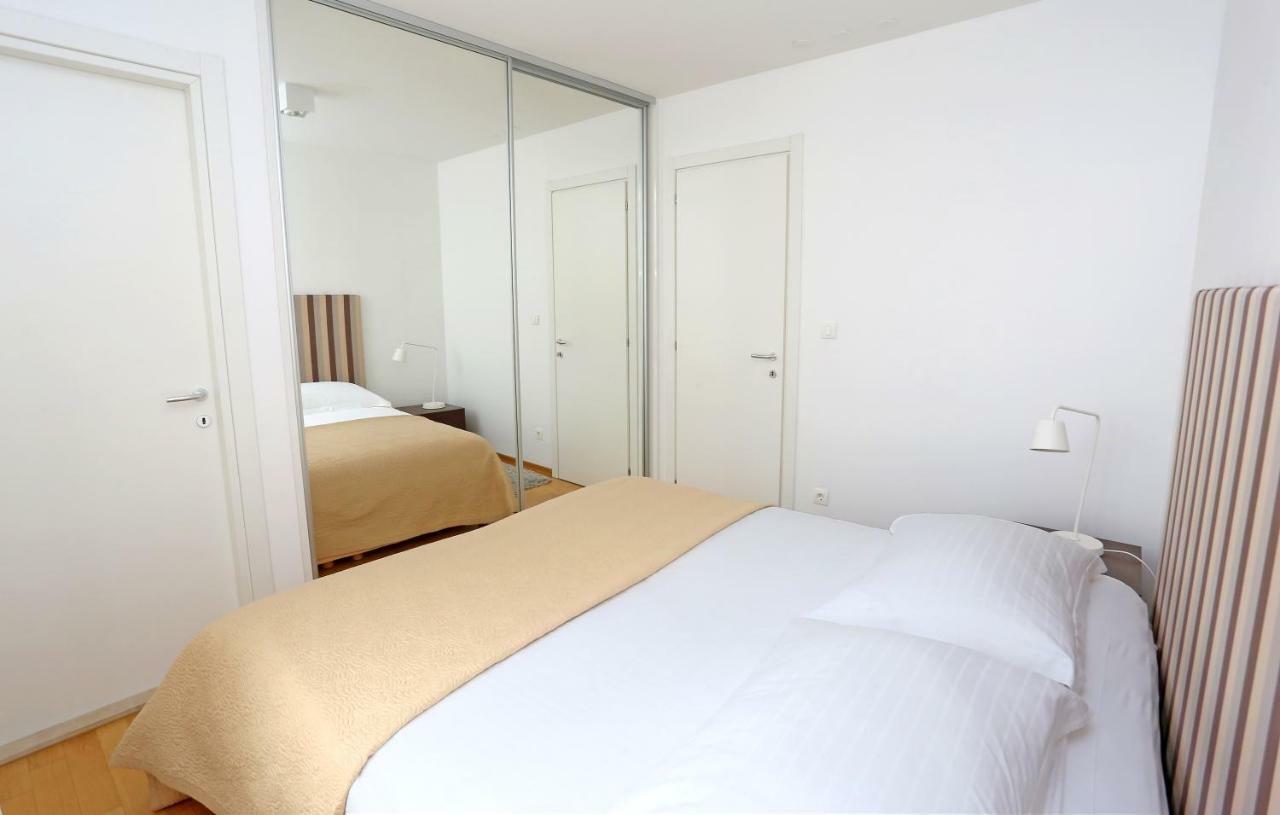 Luxury Apts Leone Split Centre Exteriör bild